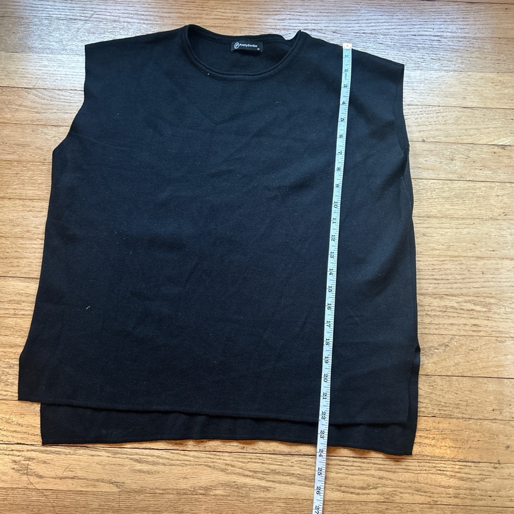 Black Sleeveless Top
